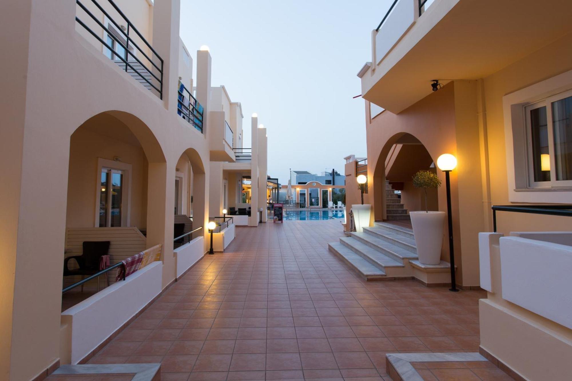 Nontas Hotel Apartments Daratsos Extérieur photo